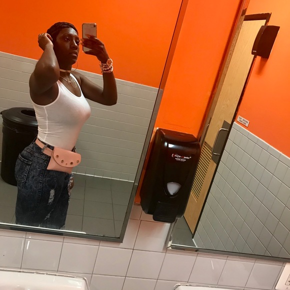 Meet your Posher, Antonette - Picture 3 of 5